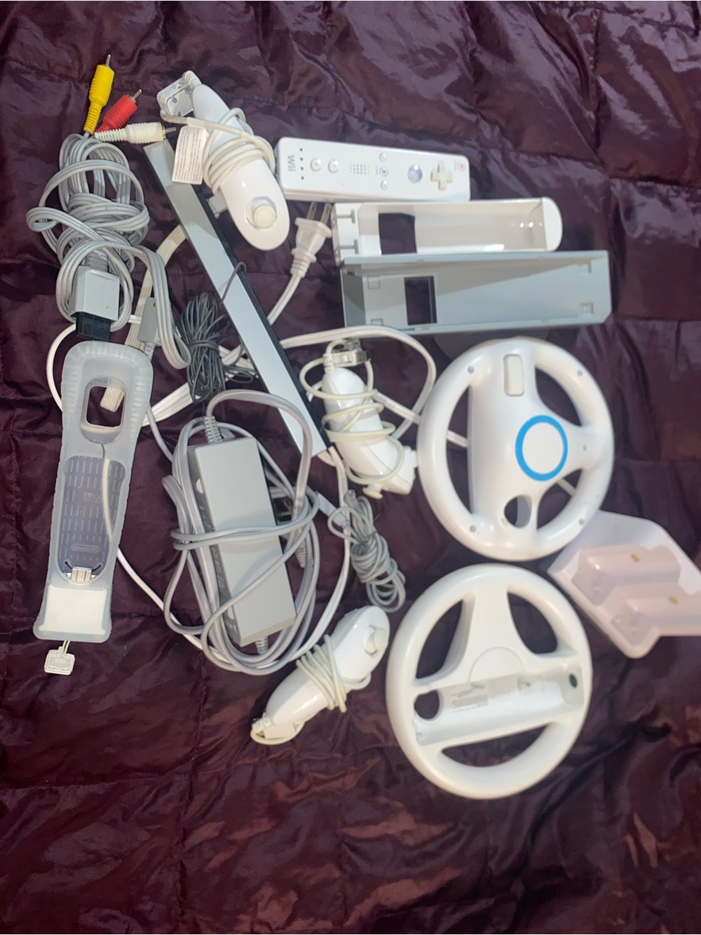 Nintendo White Wii Motion Controllers, Nunchuks & Steering Wheels Bundle